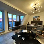 Talgarten Penthouse 1